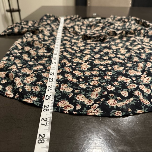 Vintage Floral Print Blouse with Ruffle Cascade Collar, Ruffle Sleeves, Large - Picture 4 of 8